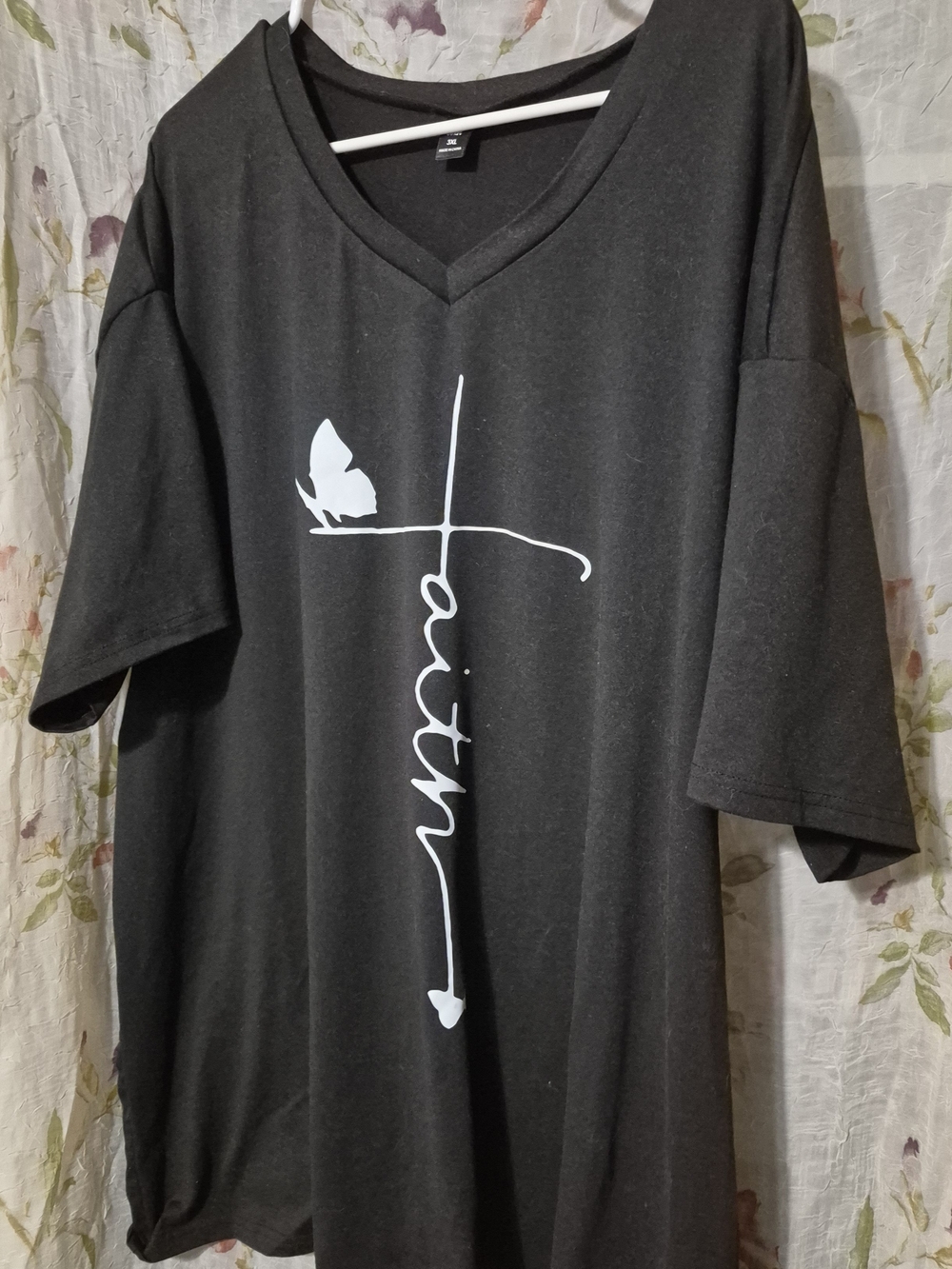 Womens Faith Graphic V-Neck T-Shirt - Black